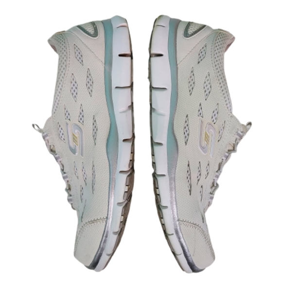Skechers Gratis Air-Cooled memory foam shoes, women's size 9, white - Picture 1 of 7